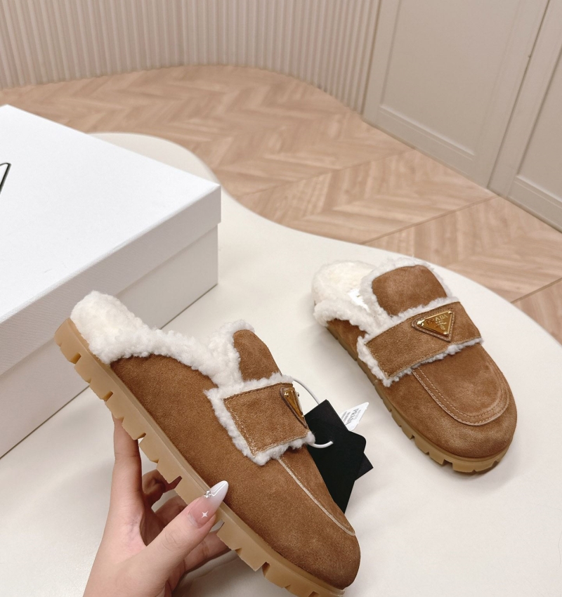 Pra*a slippers